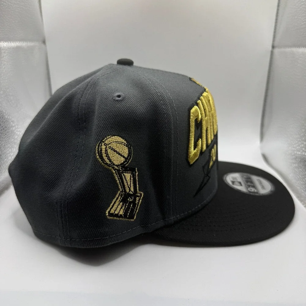 New Era 9FIFTY‎ Milwaukee Bucks 2021 NBA Champions Snapback Hat Grey Black Gold